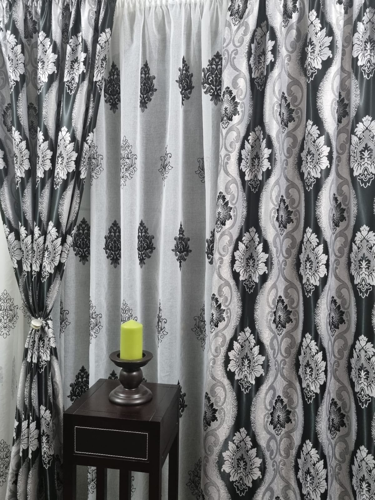 Set 2 draperii black-out MASTEL gri negru cu perdea brodata Ivoire-negru B3M ,confectionate cu rejansa - imagine 2