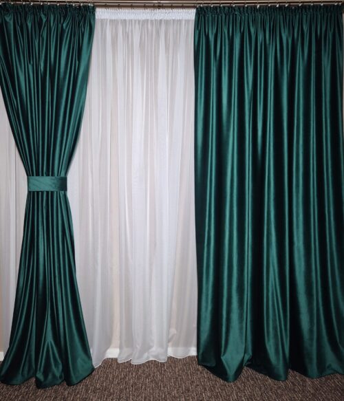 Set MASTEL 2 draperii catifea lux verde cu perdea voal alb confectionate cu rejansa