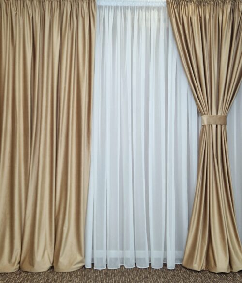Set MASTEL 2 draperii catifea lux cappucino cu perdea voal alb confectionate cu rejansa