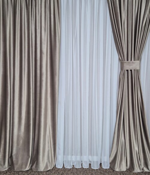 Set 2 draperii catifea lux MASTEL culoare bej nisip confectionate cu rejansa plus bride de prindere