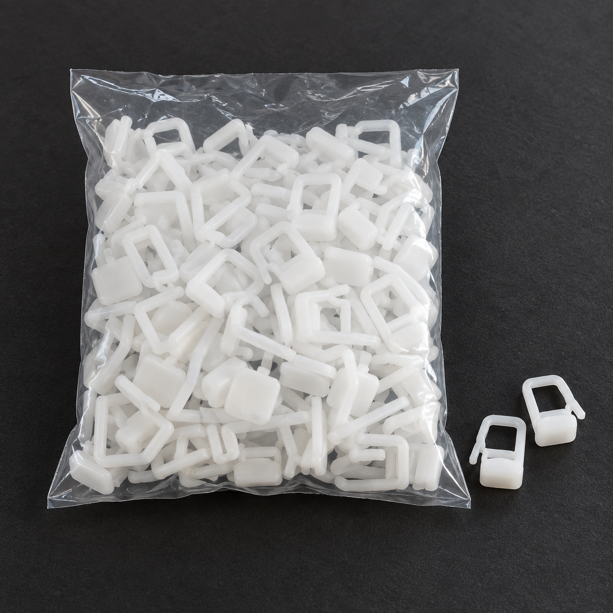 Călăreți albi (cleștișori din plastic) model pătrat pentru șine de aluminiu – 100 buc